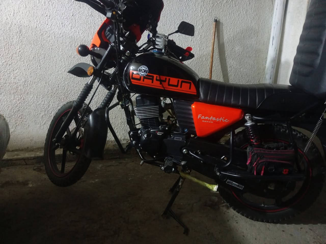 سلام عليكم دايوان 2025 محرك 200دراجه جديده كلش ماشيه 4 الاف كامله من كلشي اوراق سكنر سعرها 1400 بيه مجال للشراي مكاني بغداد الكرخ ‏‪***********‬‏
