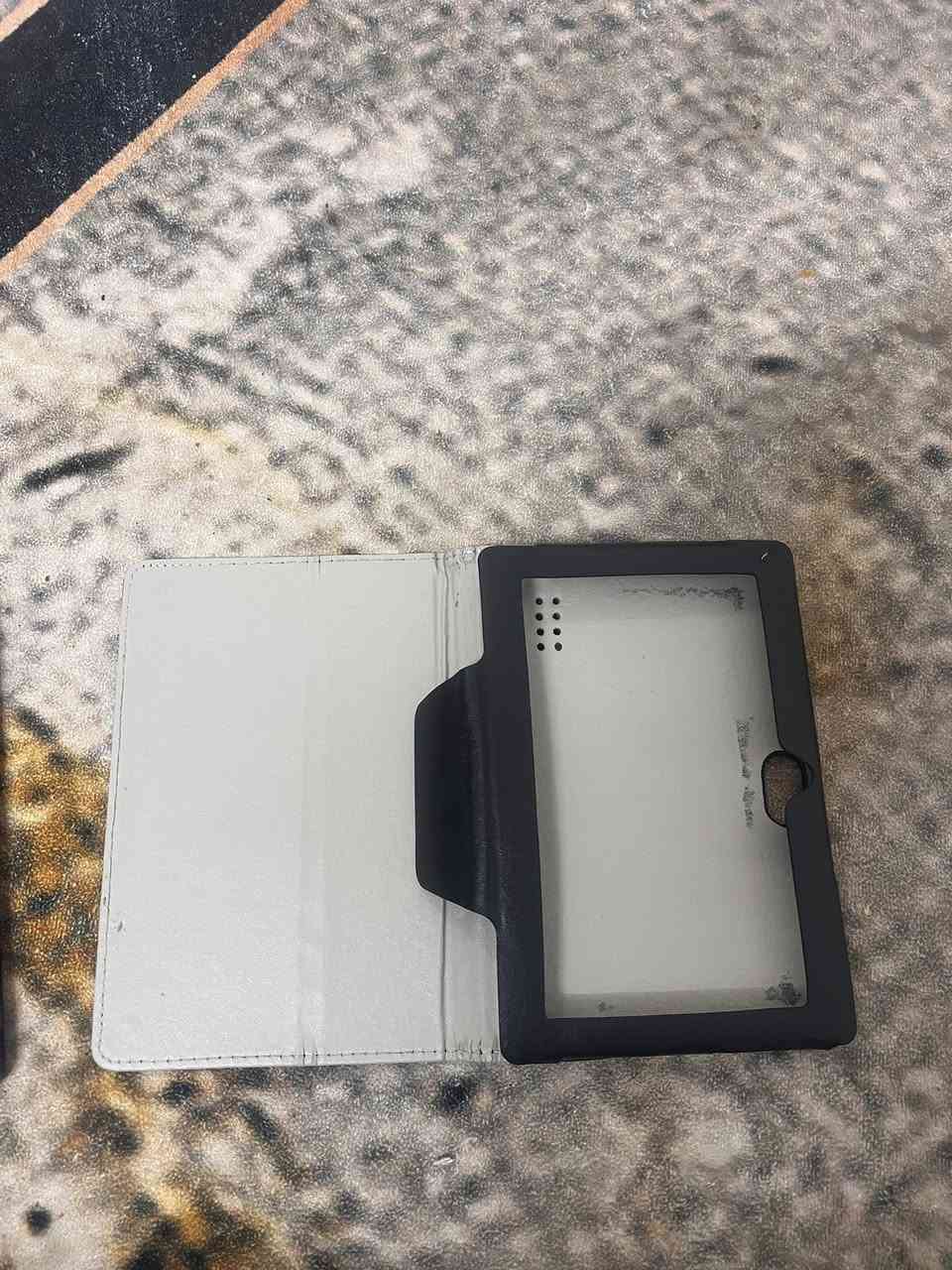 سلام عليكم للبيع ايباد مكاني شعله ***********
