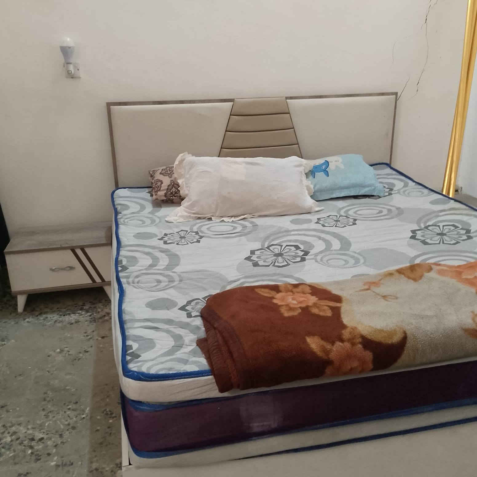 غرفه نوم تركيه كلش نضيفه مابيها ضرر بس ناقصها ميز تواليت وهذا الكنتور البوب هم وياها ودوشك وياها سفنج ضغط عالي سعرهم ٣٠٠ والعنوان بغداد شرطه الخامسه


**إذا كنت صاحب هذا الإعلان وتريد حذفه لأي سبب، رجاءا أرسل رسالة إلى الدعم الفني**