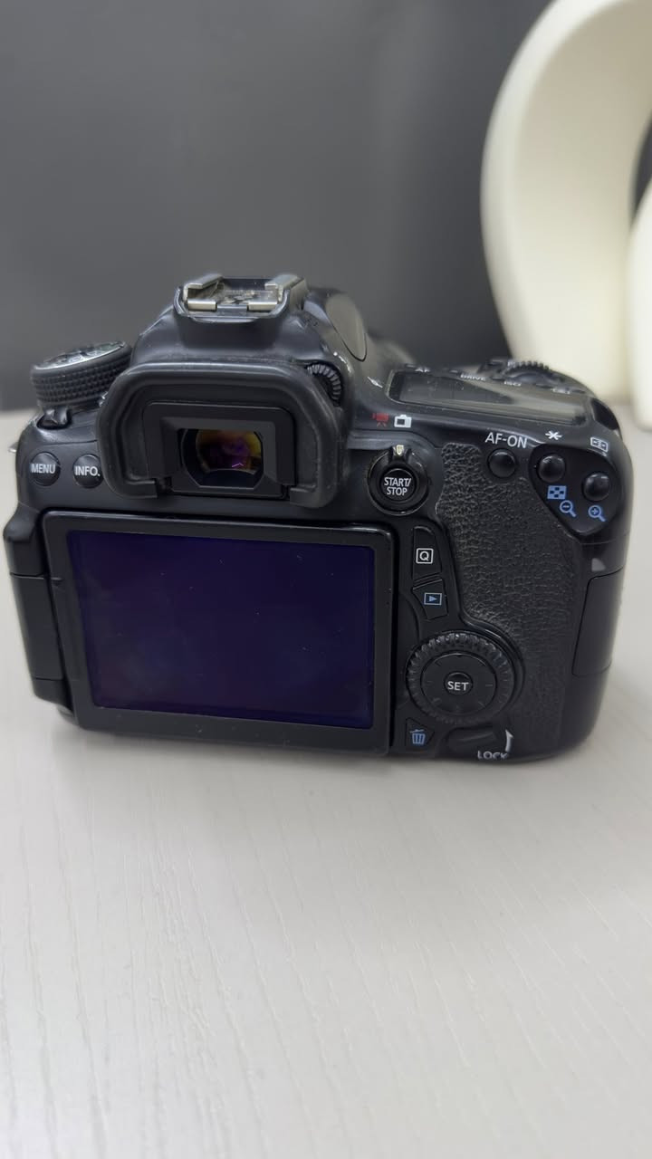 كامره كانون D70لبيع سعره 500مكاني بصرة***********
