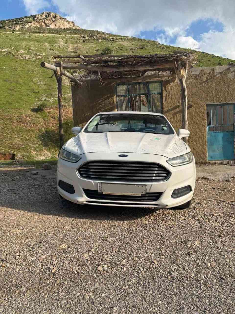 بە ناوی خوای گەورە
فۆرد فیوژن 2013
مەکینە 1,5 تۆربۆ 
سێ پەڵە ساردی هەیە و پەڵەیە بۆیاخ سۆنەریم داناوە
گێڕ و مەکینە بە شەرت بێ عەیب مەکینەی کراوەتەوە تەقە و ڕەقەی نییه سەنەوی تا 2030 تازەیە و تایەی تازەیە 
دینارێ مەسرووفی نییه
سەیارەکە هی مالی خۆمە هی مەعرەز نیە
‎شوێن سلێمانی
ژمارەی ساحبی
***********
‎*********** وتساب السليمانية, العراق
