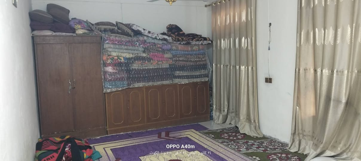 السلام عليكم
دونم للبيع في الزنابره   مع بيت قرفتين وهول ومطبخ وستقبال وحديقه طابو سند 25 تحويل مباشر الانتصال ***********
