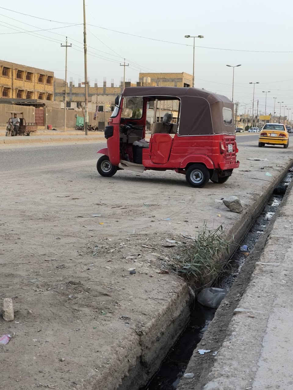 موديل 17 رقم وسنويه بسمي تحويل مباشر تكتك كامله من الطول لطول كلشي جديد تواير 3جدد وياله 3جدد جامه جديده جادر جديد سفريات وكعيات كله جديد صبغ جديد تعمير خيسات تكتك كامله مكمله ادير سلف واطبع عل باب الله السعر 4500وبيه مجال مكان سوق الشيوخ حي العسكري ***********
