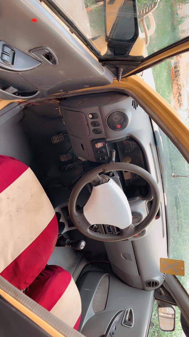 سيارة سايبة موديل  ٢٠١٢رقم إنكليزي تبريد +تدفئة +محرك خير من الله سعر30وبيها مجال.. ***********
