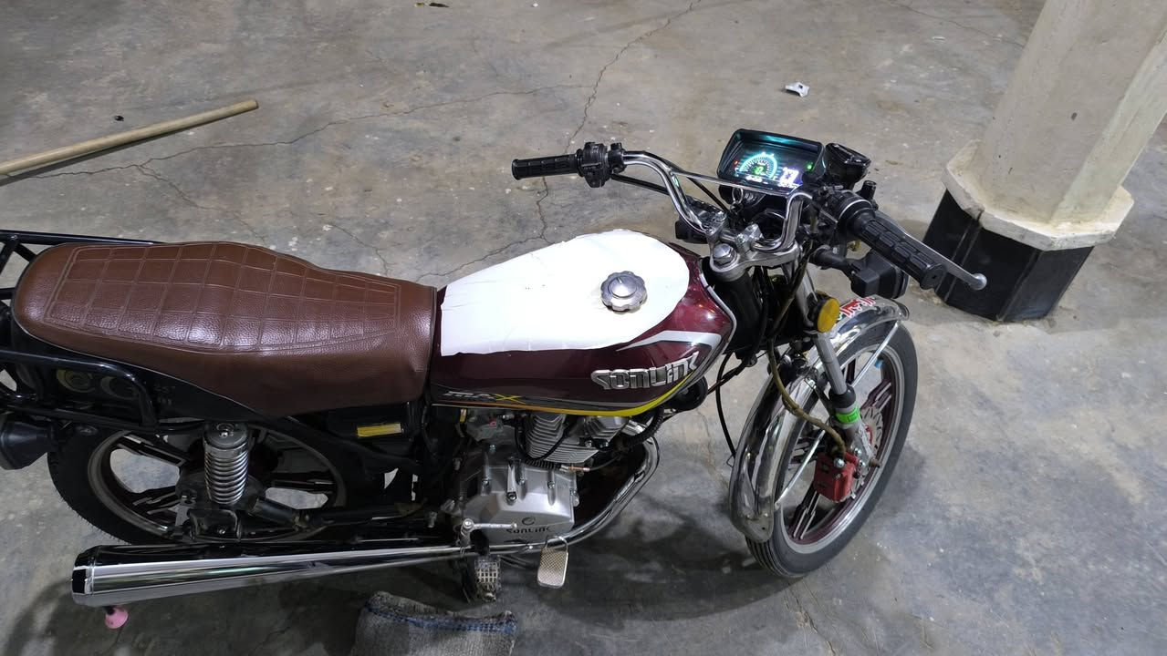 السلام عليكم دراجه سافان 23 اوراق وصولي مكان الدراجه بابل نادر مقابيل شركه الرنا مكفوله كفاله عامه ما بها نقص برغي سعر ب 650 وبيها مجال للشراي للاستفسار يتصل ***********
