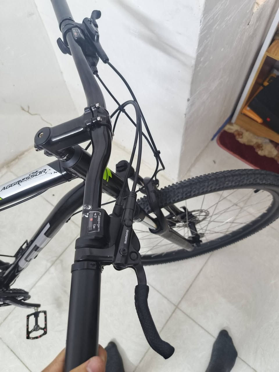 السلام عليكم
دراجه هوائيه من شركه العالميه GT
بريكات شيمانو هايدروليك
جير من شركه micro SHIFT
سبعه خلفي وامامي ثلاثه 
دبلات من شركه SRSUNTOUR
بودرات من ماركه يابانيه 
حجم 29 وقياسه L 
هديه خوذه حجم L
المكان شارع حيفا


**إذا كنت صاحب هذا الإعلان وتريد حذفه لأي سبب، رجاءا أرسل رسالة إلى الدعم الفني**