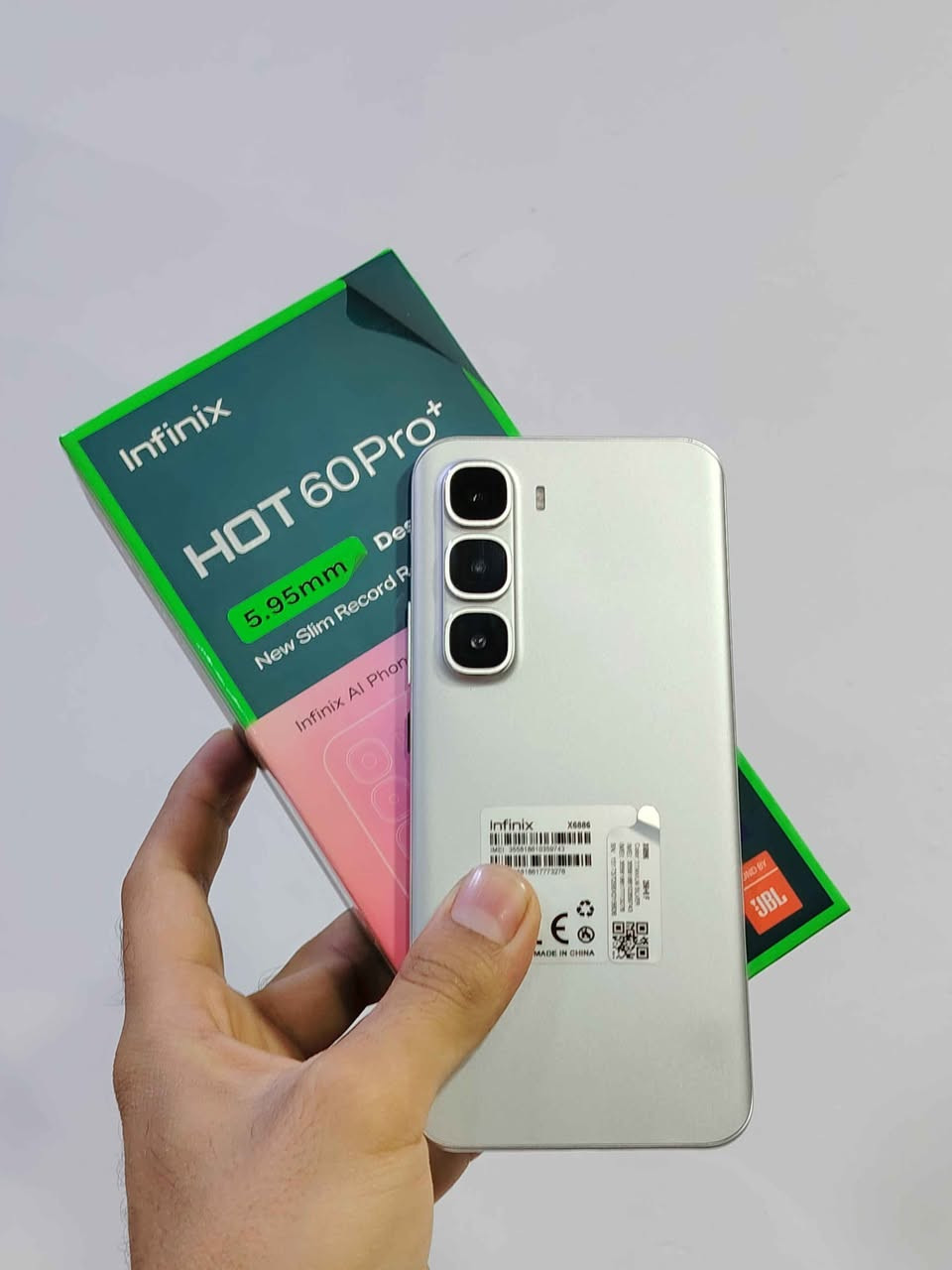 السلام عليكم للبيع انفنكس هوت 60 برو بلس استخدام قليل  كامل ملحقاتة الاصليه جهاز حاله حال جديد ذاكرة 256 جهاز قوي بالمواصفات السعر 250 الف وبي مجال مكاني بصرة *********** البصرة, العراق
