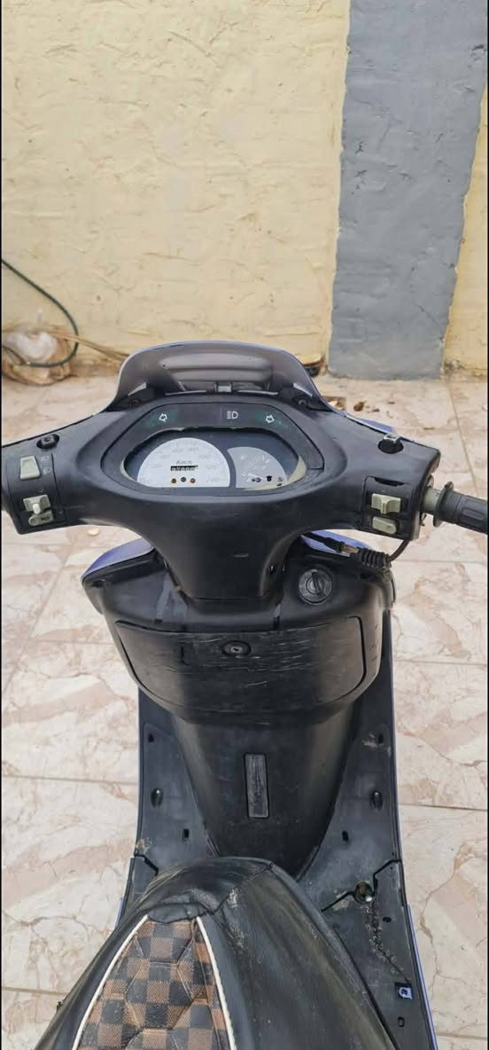 سلام عليكم دراجه فراشه فحل للبيت نضافه تخبل كهربائيات شغاله سلف هندر شغالات  باتري جديد فيتنامي الاصلي لايت امامي بك لايت شغال بنزات وره جدد ستوني شادهن بريك وره وكدام شغالات دراجه خير من الله سعر 325وبيها مجال قليل مكاني نجف شارع جامعه الكفيل مقابيل شارع 60الاول ستفسار اكثر ***********
