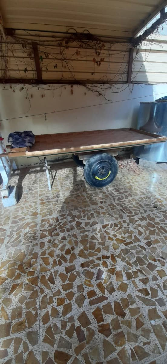 عربانة للبيع فصال جديد نظيفة 
استعمال قليل جدا 
السعر ١٧٥
***********
