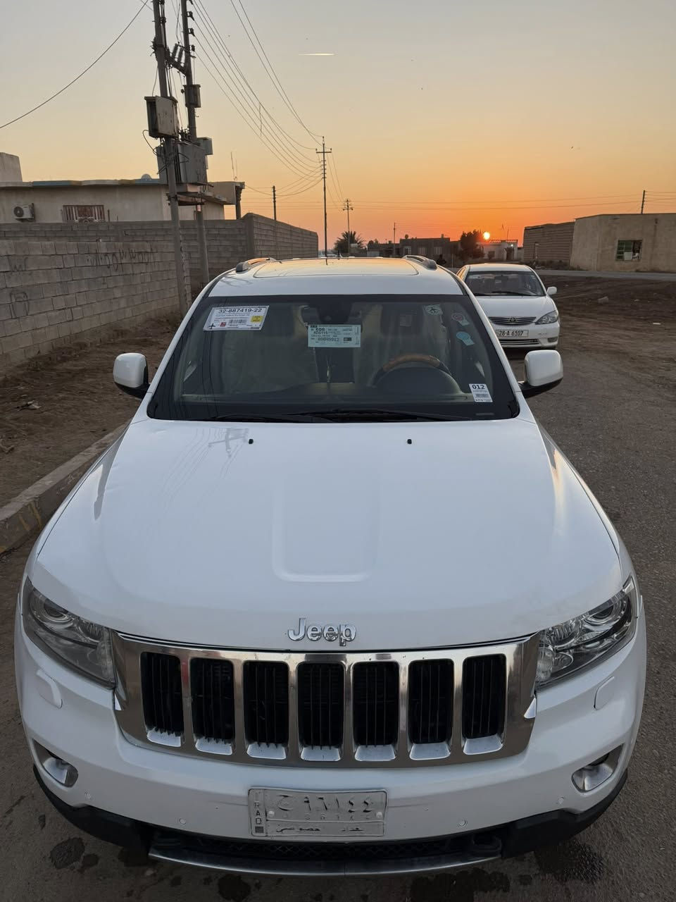 السلام عليكم جيب خليجي 2013 فول موصفات لمتدد معروفه مواصفات المتدد ما حاجه اذكرها فول كير ومحرك كفاله لا تنقيص ولا تبخير بيها جاملغين صبغ الامامي والخلفي وبيها صبغ مكانات بالقماره اثر خياس شرط اثر خياس بدون حادث والقماره ثلثينها بنراما شواصي لغود شرط بدون دكة جاكوج رقم بغداد مشروع وطني مداور ثاني يوم 
السعر 153 وبيها مجال للشراي 
مكان السياره ميسان ناحية سيد احمد الرفاعي 
للاتصال ***********
