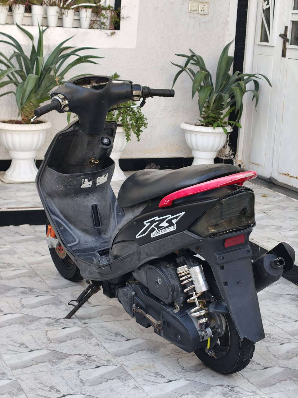 سلام عليكم ماكس عدله 49 بلاديه ما مفتوحهه كفاله من كلشي تجيب وياك 10 مصلحين وتجي وحاطلكم صور المكينه ونضافتهه كدامكم وناعنه كلش و دراجه شلعه ومعدل 120 خير من الله كهربائيات كلهه نكره سلف دبل رياضي خلفي RGS اجه بيهه من الرمبه وبيهه دبل امامي رياضي وبيهه رمي مال هاون كارثه دراجه خير من الله وما يوم وكفتني بشارع السعر 800 وبيهه مجال للطيبين ومتحصلون هيجي نضافه بهيج سعر الدراجه مجرد عوزهه تلحيضات بسيطه مكاني كوت 
***********
