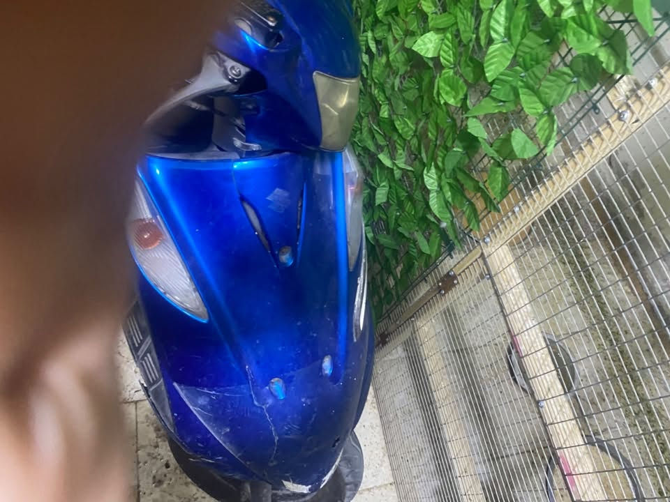 دراجه ادرس فالته بيها العرموطه والسلف شغال بس الشخاطه عاطله تاخذ الدراجه طافيه بس ابيعلك الدراجه شغاله ومثل الساعه من تشتغل سعرها 350
***********
