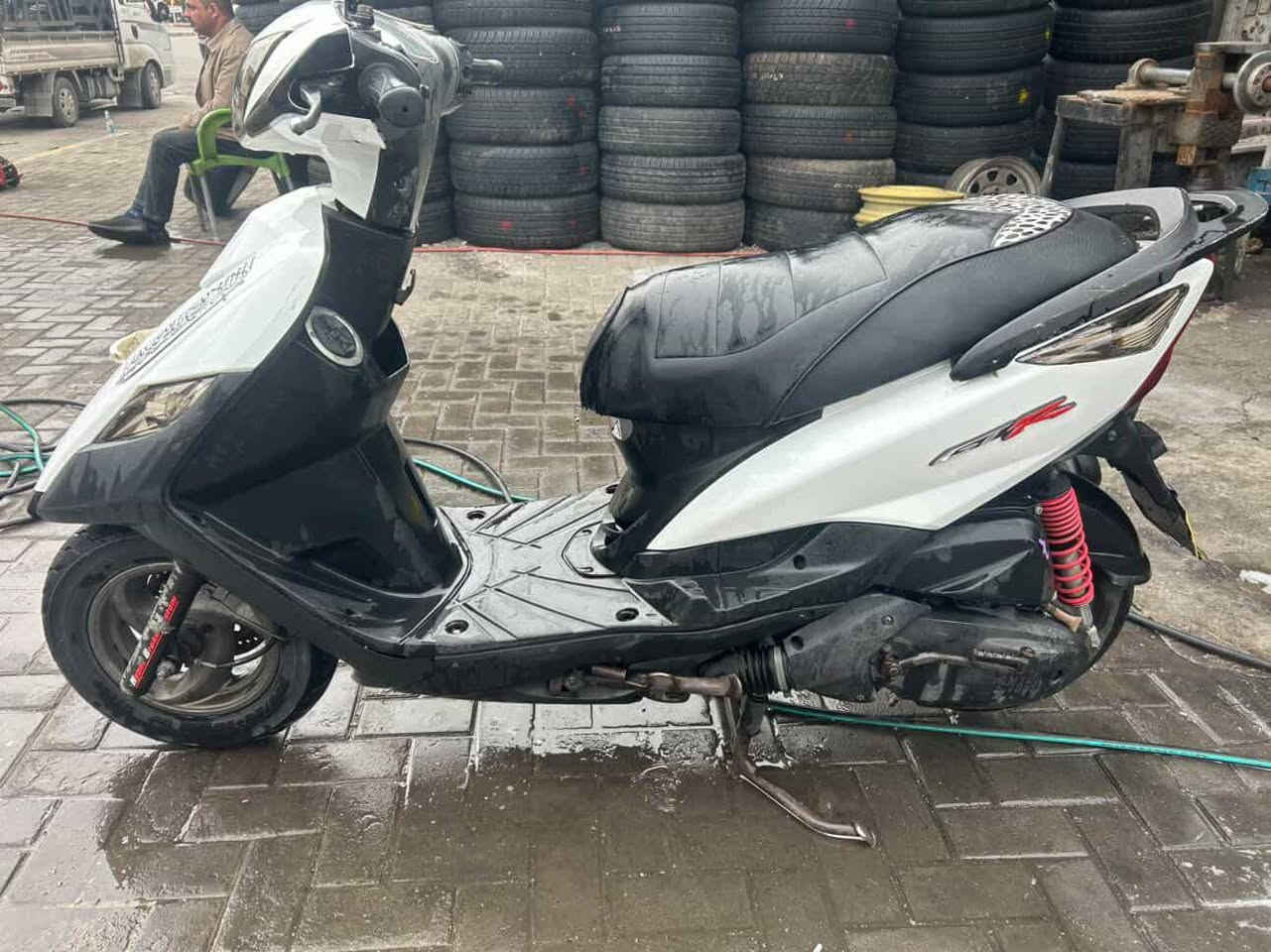 سلام عليكم ثعلب جيتي ار كامله مكمله مكينه بلاديه برغي ما مفتوح بيه شلعه ومعدل طيران شغاله سلف وهندر نكره بكل وكت الدراجه اي نقص ما بيه تجي تفحص واي نقص ما بيه مكاني بغداد حي العامل للتواصل.السعر 800وبيه مجال قليل  ***********بي وتساب
