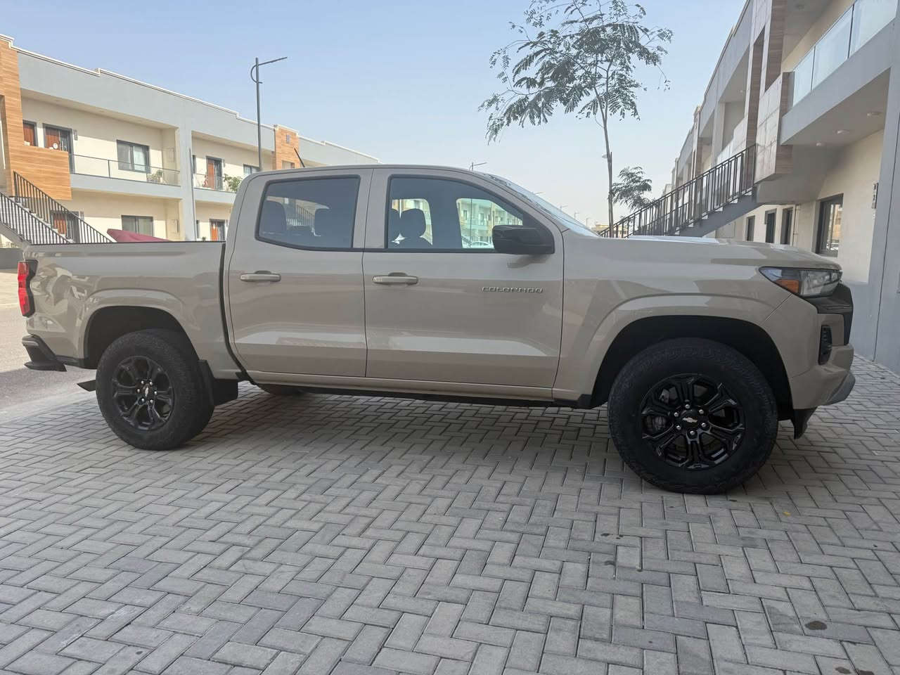 شوفر ليت كولورادو لون مميز رقم اربيل 
موديل 2023 حادثها جاملغ فقط ونفسه مصبوغ بدون دواخل وشرط الفحص محرك 4سلندر 2700تيربو كشنات جلد ATFرادار توقف ذاتي شاشه حساس لايت لد نهاري السياره وضع الشركه عنواني بغداد الكاظميه قرب المرور ***********
*********** بغداد, العراق
