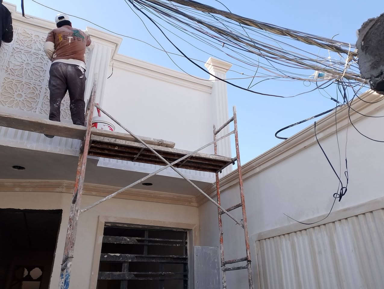 خلفه متفرغ حاليا لبخ سمنت ناعم خشن تصفير مساطر نثر تقليف لواجهات بلحجر كوبلنان وطلس  وصبغ كافت انواع الواجبات شقل درجه اولى ***********
