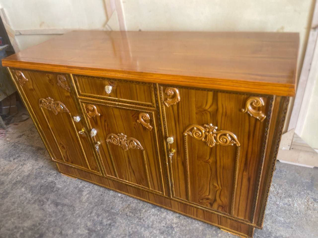 #البوفيات
المتر  130 السعر  الف 

المتر وربع السعر  160 الف

المتر ونص  السعر 170 الف

المترين اله ربع  السعر  180
المترين السعر  190 الف 

المترين ونص السعر  210  الف 

#قياسات  📐📏 

ارتفاع البوفية متر  
عرض البوفيه ٦٠ سم 
الوجه صاج ٤ ملم والداخل عادي ٤ ملم شغل فوق الوسط 

توصيل بغداد مجاني 
اطراف ١٠  الف 

محافضات 
فلوجه ٥٠
حله (بابل)٥٠
كربلاء ٥٠
كوت(واسط قريبة فقط ) صويره  ٥٠
نجف ٥٠
دوانيه٥٠
ديالى (فقط بعقوبه)  ٥٠ الف


**إذا كنت صاحب هذا الإعلان وتريد حذفه لأي سبب، رجاءا أرسل رسالة إلى الدعم الفني**