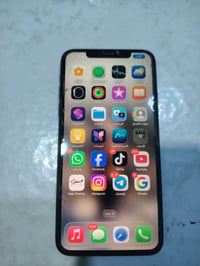 ١١ برو ماكس • ٢٥٦ • قفل