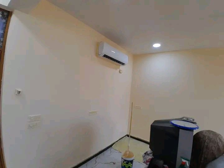 مواد وعمل نوع صبغ بلاستيكي المرجان  مع تصليح الثقوب والفطور  السعر المتر 3 الاف
بس عمل مع تصليح الثقوب والفطور المتر  2 الفين 
بس صبغ بدون اي تصليح يعني بياض جديد المتر الف ونص...
الصباغ محمد سوادي اشتغل داخل بغداد فقط للتواصل واتساب ***********
