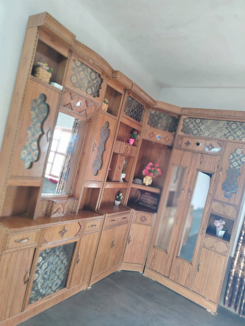 سلام عليكم غرفه نوم  
 خشب صاج عراقي للبيع غرفه نضيفه وكويسه هذا رقمي
***********
