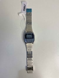 ساعة • شامل التوصيل