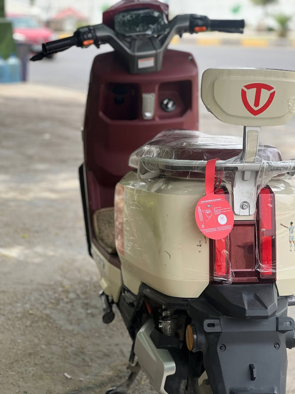 السلام عليكم vib للبيع استخدام شهرين تقريباً ماشية الف و٨٠٠ تقريباً  جديدة
بصمات ثنين
بيها فقط عواج قليل بالماشة وكسر بسيط صغير موضح بالصور وفطر
رايدها 800 رجاءاً كلشي واضح وسعر جداً مناسب
مكاني بغداد شارع حيفا


**إذا كنت صاحب هذا الإعلان وتريد حذفه لأي سبب، رجاءا أرسل رسالة إلى الدعم الفني**