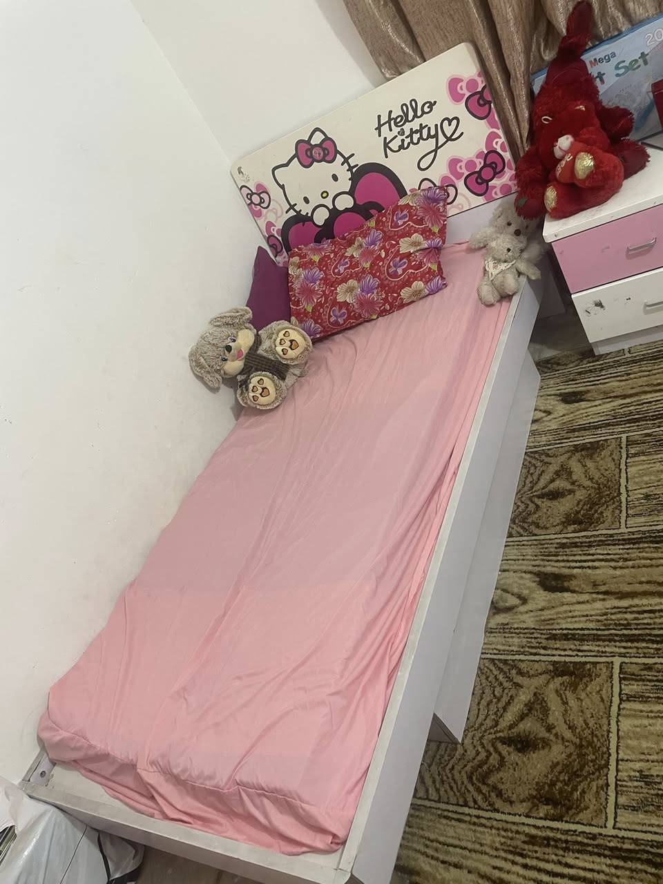 السلام عليكم غرفة اطفال للبيع نظيفه العنوان بغداد العامريه السعر مناسب كلش تواصل على الرقم ***********
