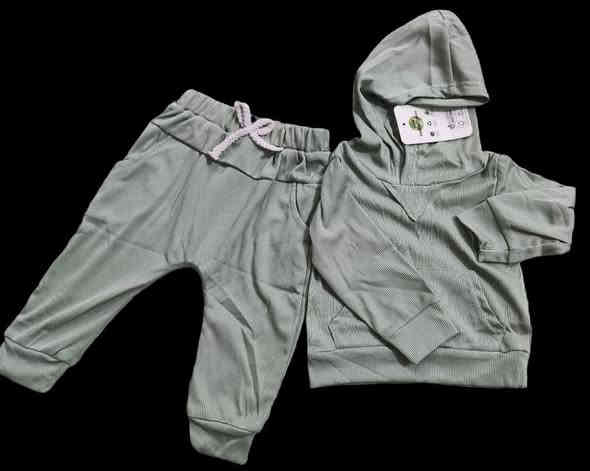 ملابس ولادي من عمر ايام ل ١٢ سنه تراك وملابس طلعه 👕👚توصيل داخل هيت حجز واتساب ***********
