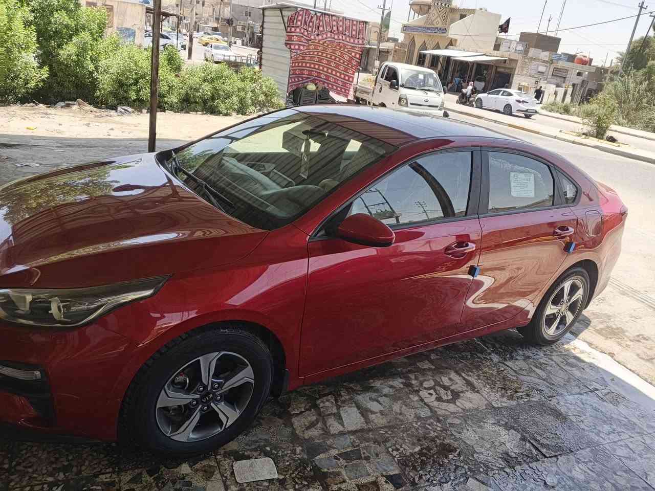 السلام عليكم للبيع سيروتو مديل 21 ماشيه 70 ألف رقم بغداد محرك 1600 مكفواله فتح وتبديل وضربه قوية وصبغ حدادايه تخم تاير تبريد مكينة كير كفاله سعر 143 وبيها مجال رقم ***********
