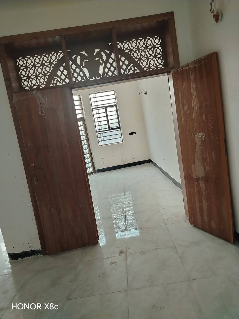 دار للبيع 🏡
 شغل  كلش مرتب👌🏻
100 متر  #سند_25
بسعر 38 مليون #قابل_للتفاوض

غرفه/صاله/مطبخ/صحيات 2/استقبال
كراج كبير/مكشوفه 
ماء/كهرباء/سوق/مدارس/تبليط #عرض_15 

الموقع 🏡 نجف/شارع الصب عمود 311
للتواصل
*********** 
***********
