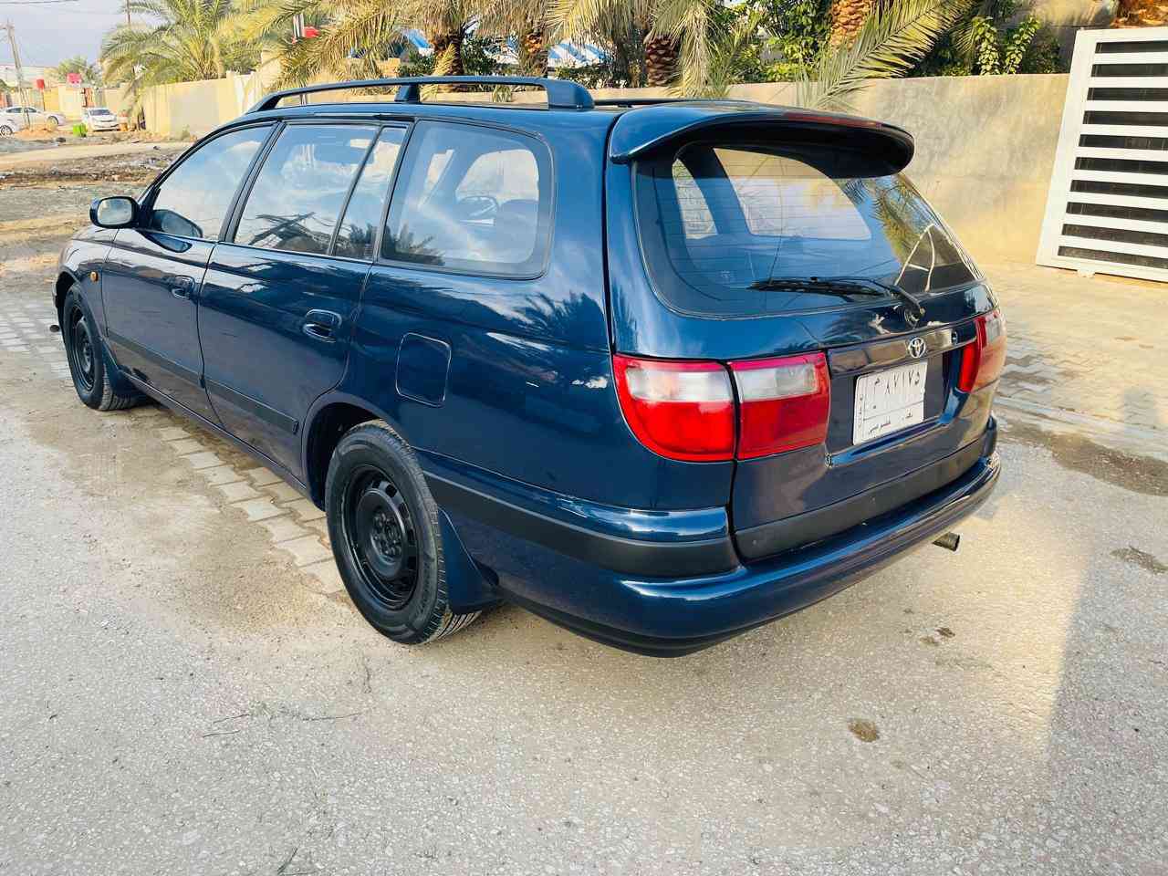 تيوتا كارينا ستيشن مديل 95
مكفوله من الضربه والكص ونقل جثه والكلبه 
كير محرك حداديه وتبريد 
دشبول يسره 
كهربائيات شغاله كلها 
رقم بغداد سنويه لغايه 2029مشروع وطني 
العنوان. نجف ناحيه الحريه 
***********
السعر (62)
