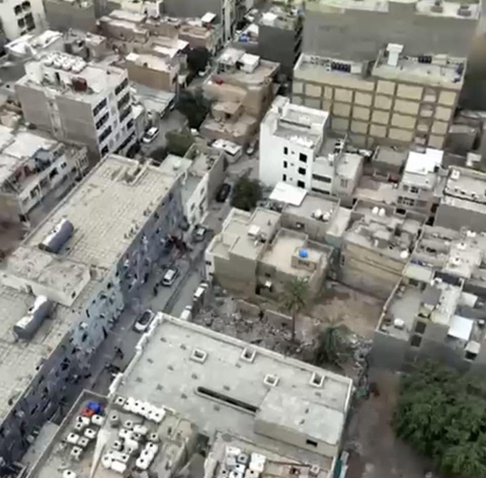 فرصة استثمارية نادرة في قلب الكرادة – بغداد

للبيع قطعة أرض تجارية بموقع استراتيجي مميز، تقع بين شارع الكرادة داخل وشارع أبو نؤاس، في واحدة من أكثر مناطق بغداد حيوية وطلبًا

 مميزات الموقع:

* موقع تجاري مميز وقيمة استثمارية عالية.
* قريبة من شارع أبو نؤاس ونهر دجلة.
* محاطة بالمطاعم، المصارف، الشركات، والأسواق.
* سهولة الوصول من جميع الاتجاهات.
* مناسبة لإنشاء مجمع تجاري، مطعم، كوفي شوب، بناية مكاتب، أو مشروع استثماري مميز 

للتواصل والاستفسار يرجى الاتصال على الرقم: (***********)
