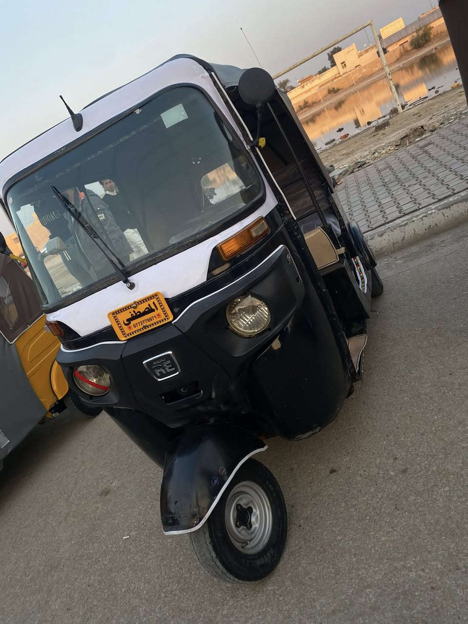 السلام عليكم تكتك لبيع مديل 18 محرك 20 شلعه مال 23 كهربائيات كله شغاله نكره درجه إلاتصال ***********
