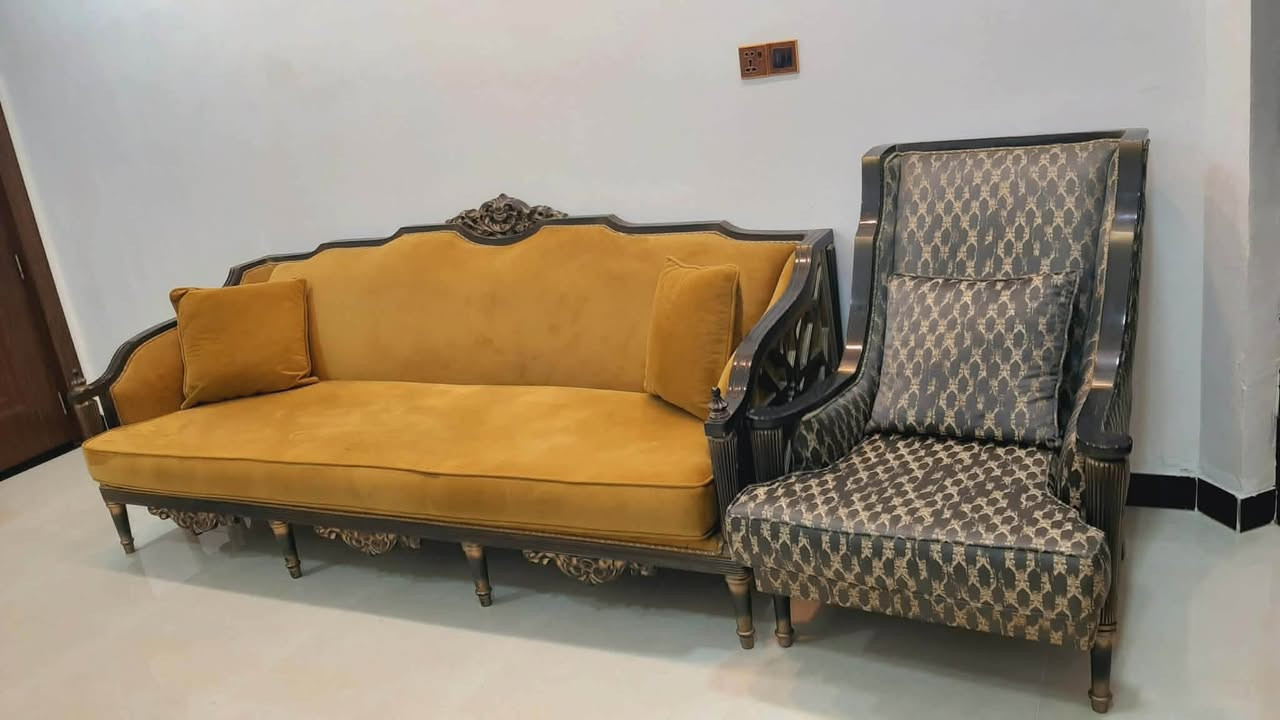 السلام عليكم 
تخم للبيع 
10مقاعد 
كراسي عدد 4 
ثلاثية عدد 2 
السعر ٧٥٠وبي مجال 
بعقوبة حي المعلمين 
للاستفسار ***********
