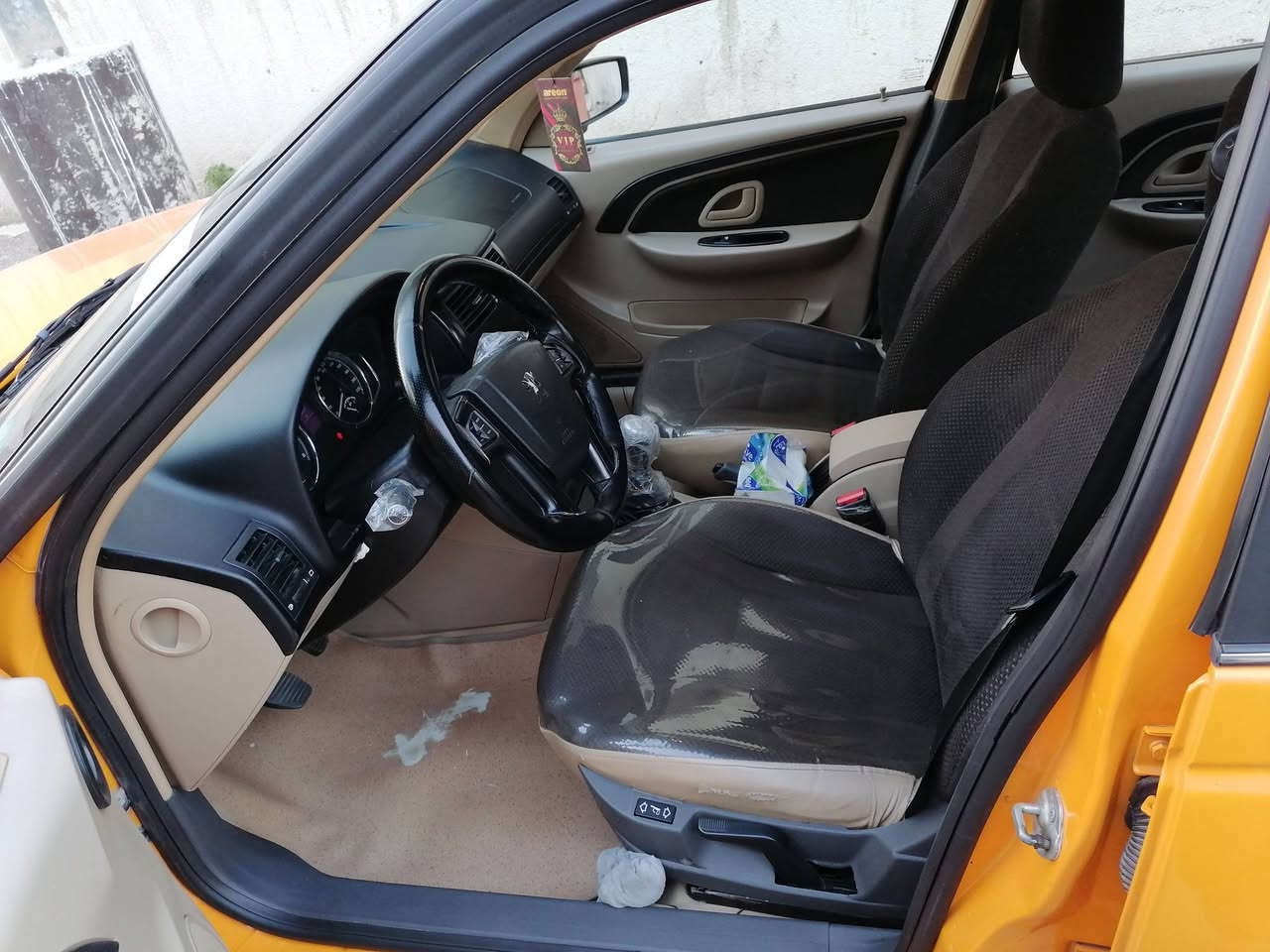 السلام عليكم بيجو بارص للبيع موديل 23 مابيه لا صبغ ولا بارد ماشيه 93 رقم بغداد جديد باسمي مكان سياره بغداد ***********  السعر 78 $$
