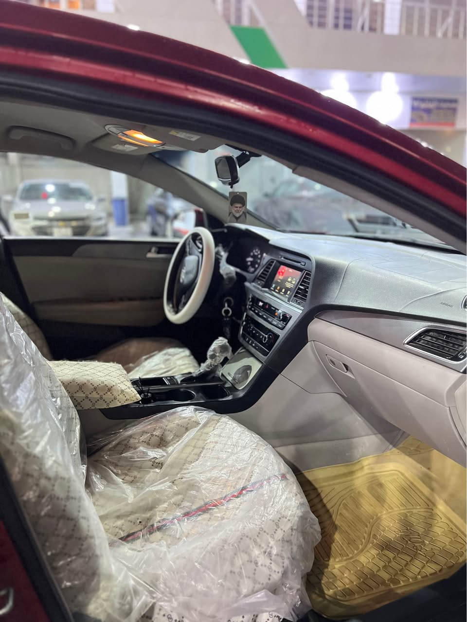 السلام عليكم 

سوناته مديل 16 

وارد أمريكي مكينه 2400

سياره رقم دولي بسمي 

حداديه جديده، تخم تاير جديد

كير وتبريد وتدفئة كفاله

سياره نظيفه بمعنى الكلمه 

موصفات معروفه تحكم ستيرن جهتين
ثلاث انظمه قياده واهواي مواصفات 

حادثه موضحه بصوره كلش بسيط وبعراق صبغ جاملغ جهة السايق جماليه فقط
سعرها 105او مراوس وبيها مجال وبخدمه
العنوان بصره ابو الخصيب 
***********
❗️ملاحظه :السياره كفاله غير المحرك يعني المحرك ما اكفله الك ابو الخصيب, البصرة
