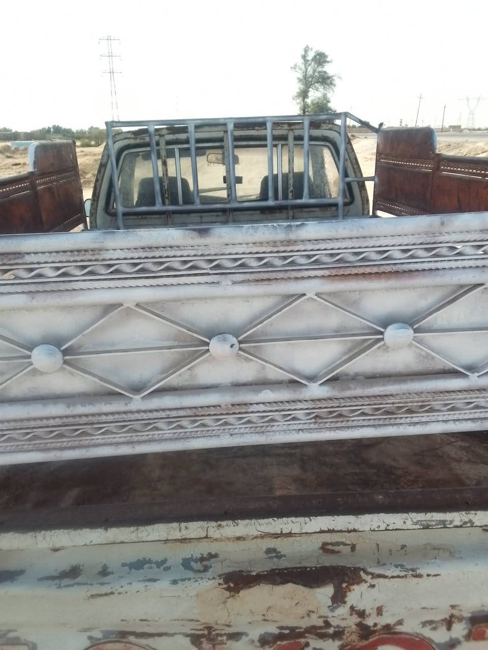 بيكم تك مكفوله من الصبغ من عيب الشرعي سياره مرتبه جاهزه موديل 91 مكينه وقير بالكرتون السعر 28 سنويه ال30 رقم بصره اللي يدور بيه كم يتصل ***********
