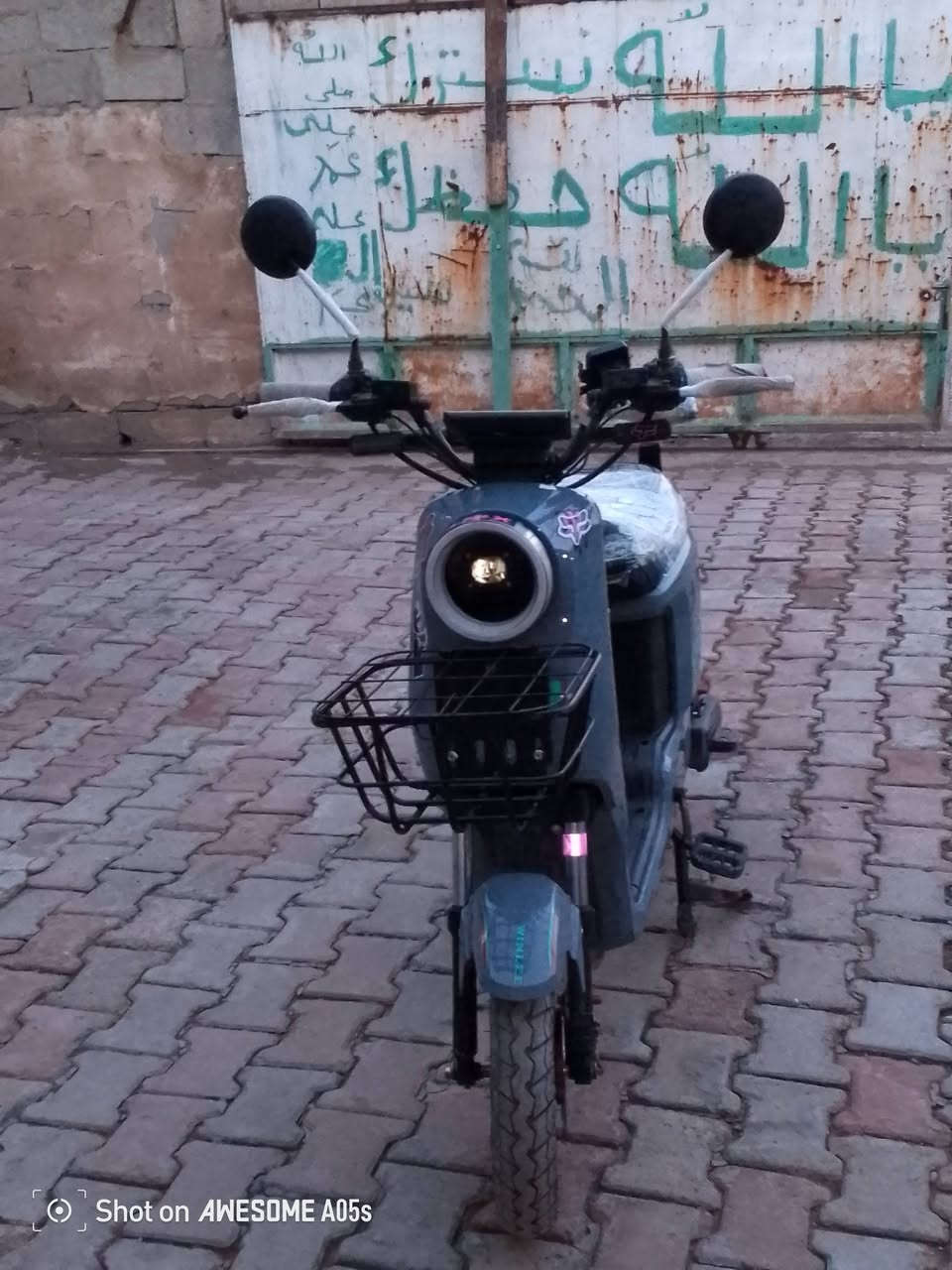 دراجه شحن للبيع ار 9 شرط مواصفات المكان كركوك ***********
