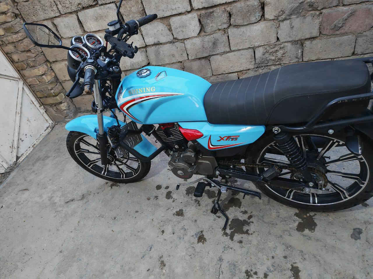 🏍️ دراجة شاينك للبيع
📅 موديل 2025
✅ مكفولة من كلشي
📍 مرقمة بغداد
💰 السعر: 1,900,000 دينار وبيها مجال 
📌 العنوان: بغداد - الدورة
📞 للتواصل واتساب: ***********
