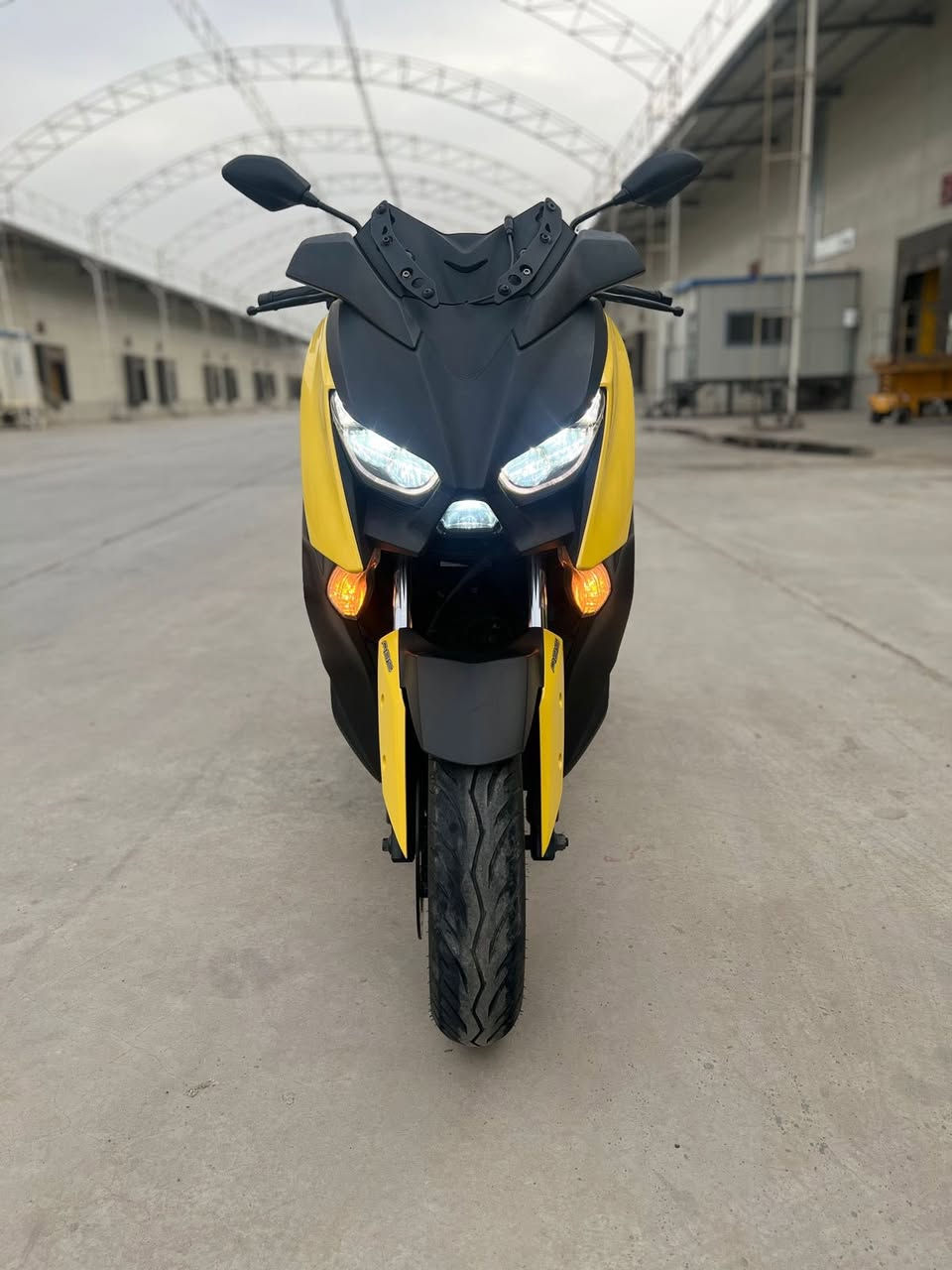 السلام عليكم اخوان
للبيع فقط السعر (( 33 )) 
بدون لوحات بدون كمرك
Yamaha Xmax 300cc
ياماها اكس ماكس 300 سيسي
موديل 2023
الدراجه فول 
ABS بريك 
تراكشن مانع تزحلق
بكلايت واشاير ولايتات كله لد بلاد
حماله تلفون وشاحنه بلاد
بصمه تشغيل عن بعد
جهاز انذار ومانع سرقه
وباقي المواصفات معروفه
الدراجه رمبة بحاله الشركه 
(( اخت الزيرو ))
مكاني بغداد ابودشير
ضياء ***********
