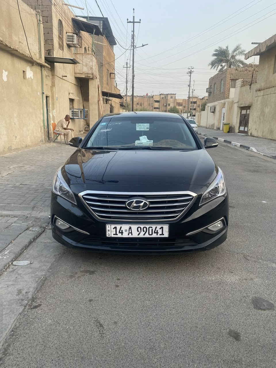 سوناتا ٢٠١٥ وارد كوري خط واخد بلاد فول ما عدا تنته سياره نصبتهه تخبل سياره كلش نضيفه بيهه صبغ لان وارد كوري وما ينكفل بيهه اربع قطع وكفاله من الضربه حداده جديده وكله اصلي تايرات تخم جديد مشط جديد زنون عالي ناصي بلوجكترات زنون المحرك ٢٠٠٠ بي بدايه تنقيص بس اكفله يوديك وين ما تريد واي ستفسار اتصل ***********
السعر ١٣٠ وبيهه مجال 
مكان السياره البصره 
ما يعجبك غلس لا تكسر بسعر
