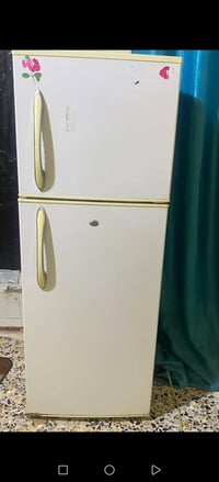 ثلاجة شغالة ١٤ قدم ب110 وبيها مجال الاتصال /07812728247