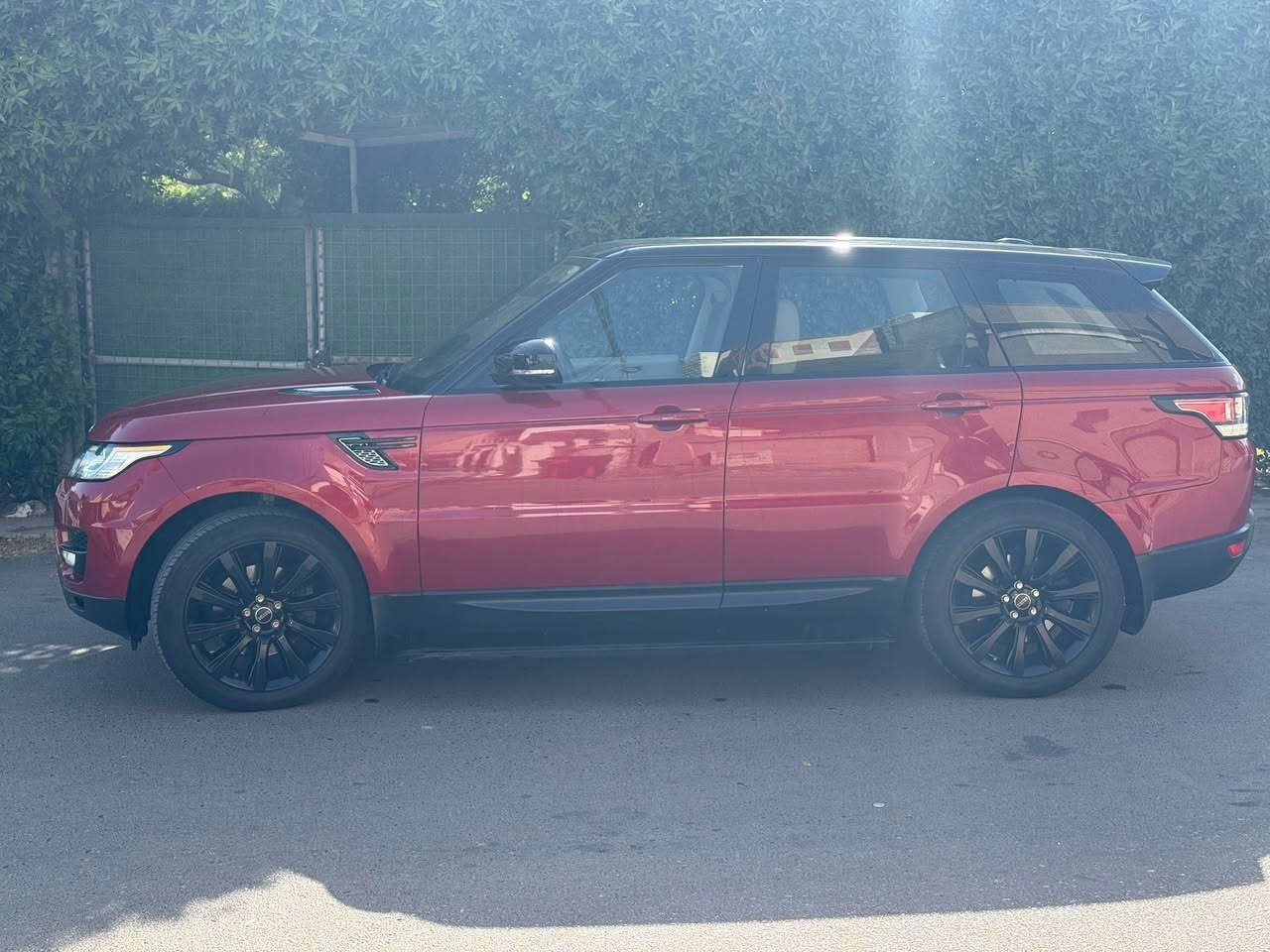 Rang rover sport HSE  2016
ستة سلندر سوبر جارج 3.0

( بدون فتحة ) 

بغداد رقم شبه مميز باسمي تحويل مباشر
لون احمر مميز

مكينة بلادية برغي بيها ممفتوح
كير بلادي
كهربائيات بلادية

السيارة سابقاً مخزنة 
و حاليا ماشيه ٨٠ الف كيلو

بدون حادث ولا تبديل 

مواصفات
جكات كهرباء
دوس كهرباء
جنطة كهرباء 
رادارات امامي و خلفي و جانبي
خمس كامرات
حساسات خلفي و امامي
مقاعد امامي و خلفي تدفئة
تدفئة ستيرن

السعر٢٥٠  ورقة

مكاني اعظمية

***********
