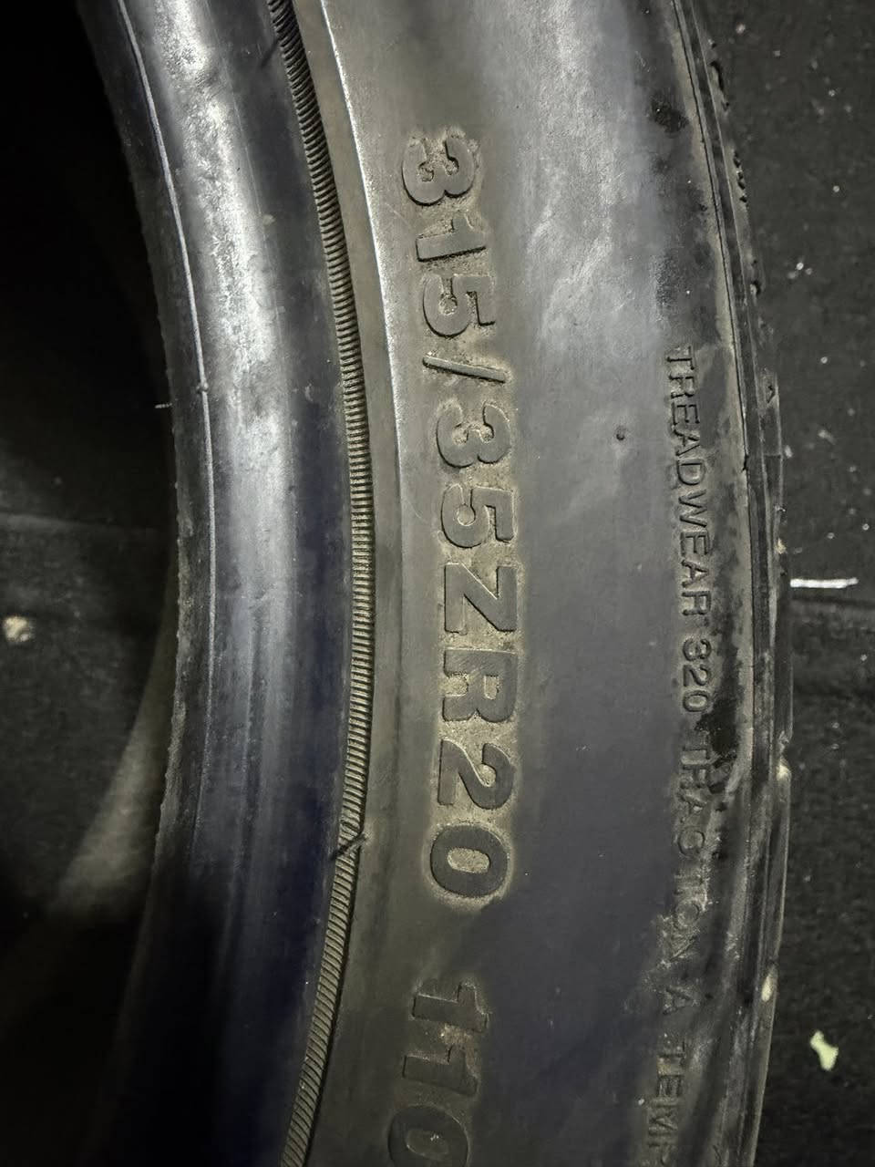 السلام عليكم
تك تاير اخو الجديد قياس ٣١٥/٣٥/٢٠ سعر. ١٢٥ الف
زوج دبلات موبر صفر سعر ١٥٠ الف 
طخم دبلات واحد بيهن نص عمر مع اللوي سعرهن ٧٥ الف 
جادرشامو مبطن مال جارجر سعره ٣٥ الف 
دهن موبر اصلي وكاله مع الفلتر سعره ١٥٠ دولار 
لحية جارجر امامي سعره ٣٠ الف 
مكاني الاعظميه للاتصال ***********
