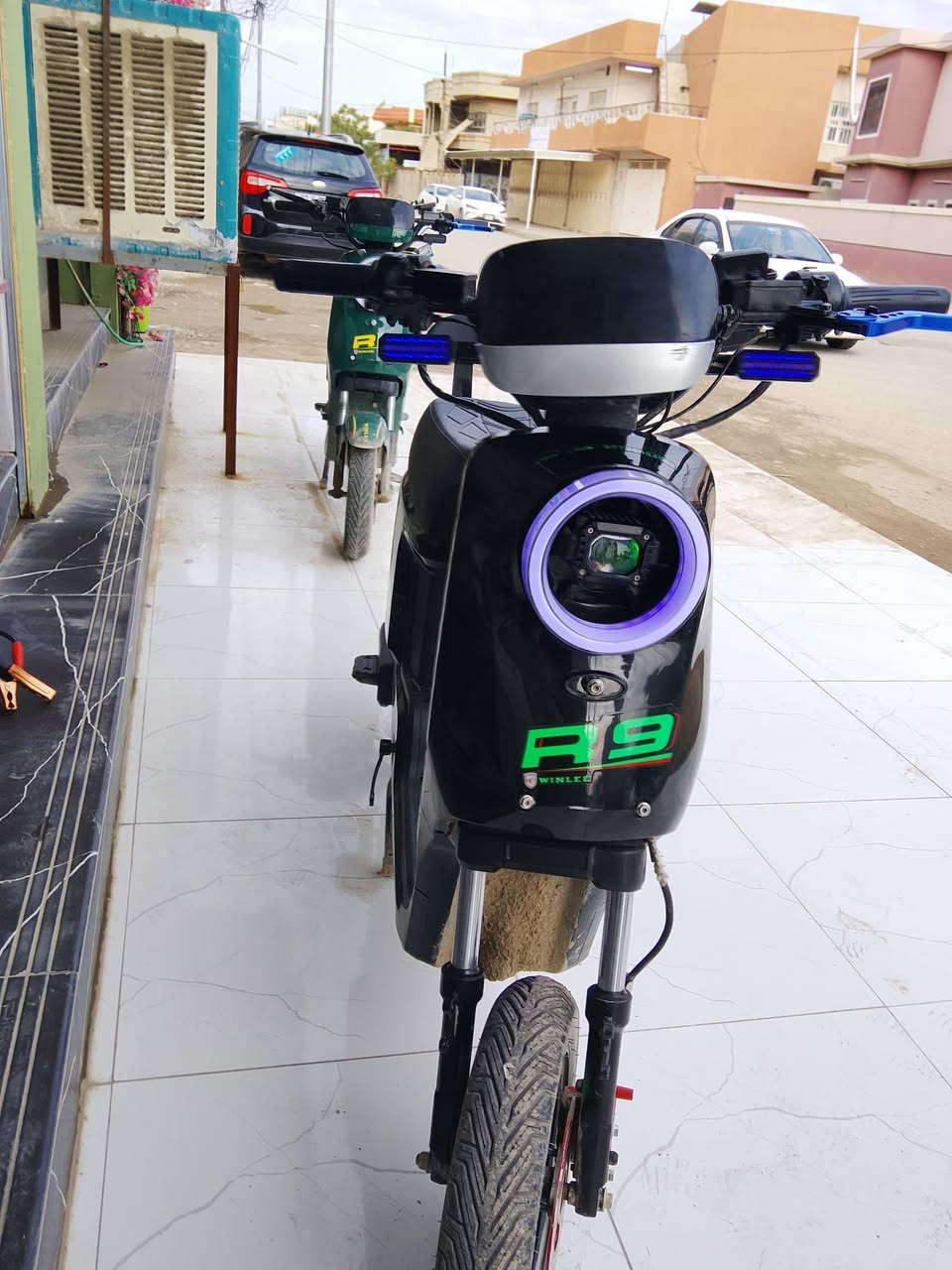 السلام عليكم للجميع ار 9 مستخدم شهرا فقط جدا نظيف ما بيه اي عيب شرط الفحص يلا تاخذه للتواصل اكثر فقط على الخاص خمس بطاريات دبل ونلي ***********
