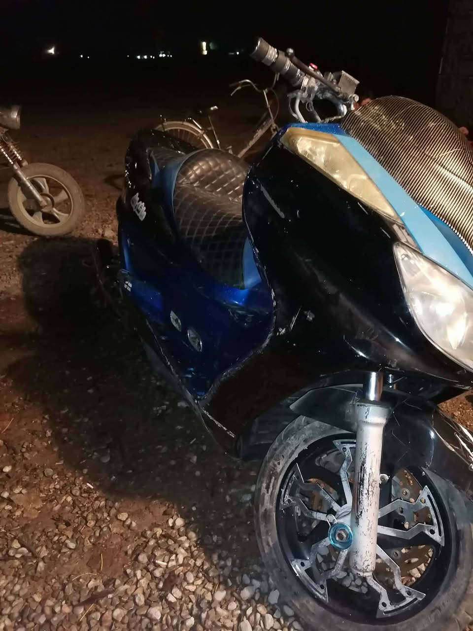 سلام عليكم شباب دراجه ماجسته موديل 16 كفاله عامه من دشبول من مازدات دراجه خير من الله مشكلت دراجه جاي امشي بيه كطعت نار غير عطل مابيه مكاني ديالى بعقوبه قاطون الرحمه الاستفسار رقم ***********
