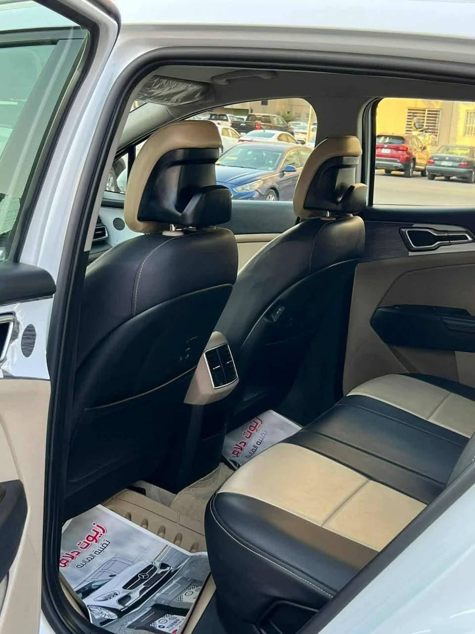 سلام عليكم سبورتج 2023 خليجيه سياره بيهه بارد بلباب الأيمن الخلفي شي قليل بصمه تشغيل عن بعد مواصفات معروفه تخم تاير دوشمه جديده سياره مكفوله ماعدا بارد 
210 وبيهه مجال 
***********
