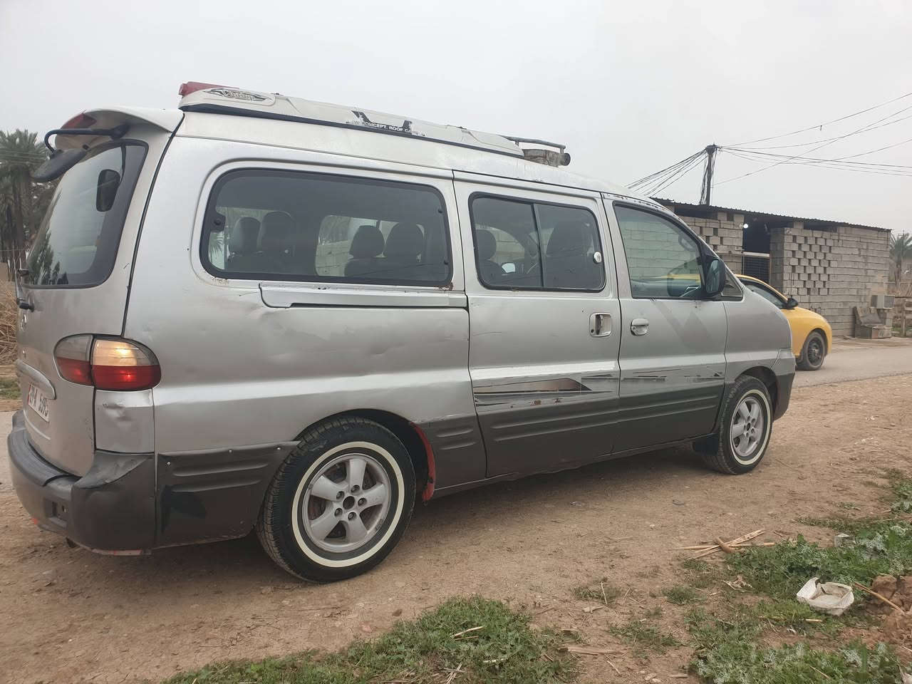 السلام عليكم للبيع ستاركس 2005 رقم واسط مشرع وطني باسمي مصفره ماعليها كلشي 
مكينه وكير زينات المكينه بيها تبخير جداً بسيط ترايك وين متريد  
حداديه زينه تايرات جدد شواصي الاماميه معمره 
كهربائيات كامله بيها نقوصات بسيطه 
التبريد كل المنظومه موجوده بس الكمبريسر ماكو 
صور موظحه كلشي وراسلني ادزلك فديو 
مكاني ديالى الخالص وسعرها ٧٠ وبيها مجال 
*********** اتصال او واتساب
