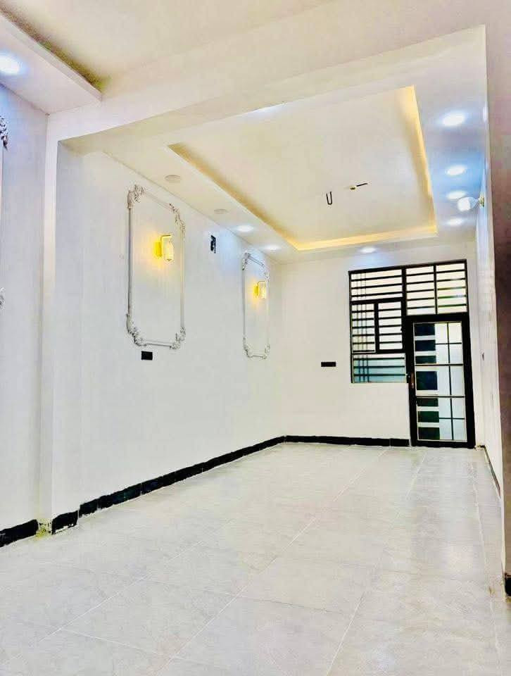 بيت اليجار 
مكان نداء مجمع بيتي ثاني 
مساحته 100متر جديد 
سعر يجار 250الف 
ستفسار ***********
وساب ***********
