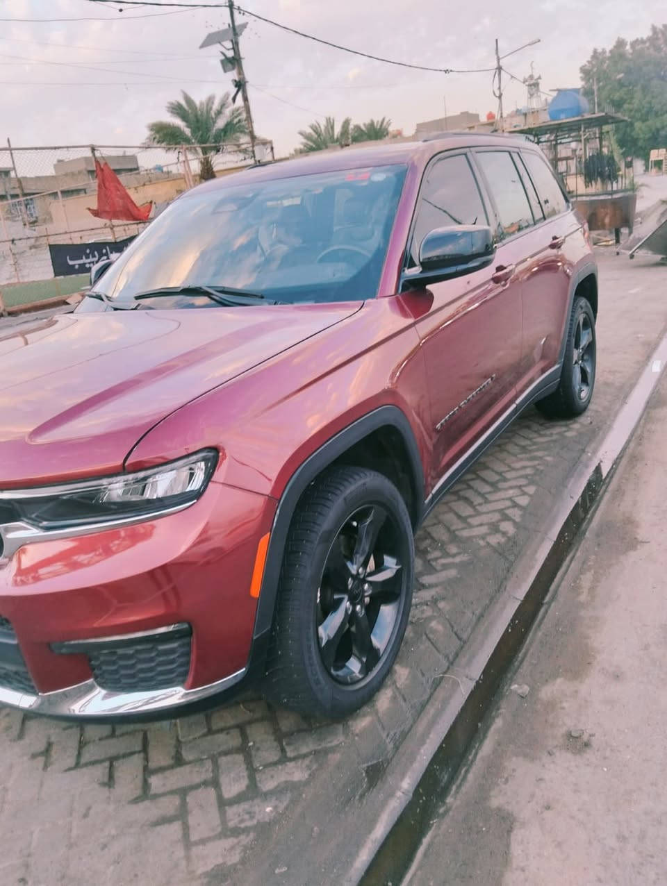 جيب كراند شيروكي 2023 بلاك توب
6 سلندر  4×4 دفع رباعي

فتحة سقف ( سلايت )

رادار امامي( تثبيت مسار مع مانع تصادم )

رادار جانبي( نقطة عمياء )

حساسات خلفية مع مانع تصادم 

كشنات كنتارا وجلد 

شاشة أبل كار بلي واندرويد اوتو وناڤيكيشن 

كشنات وستيرن تدفئة 

شاحنة موبايل وايرليس 

تشغيل عن بعد 

شفتات 

هاند بريك كهربائي 

وضعيات قيادة 
اوتو ستارت ستوب ( انطفاء ذاتي )

صندوق كهربائي 

ويل قياس 20 بلاك 

السعر : 245 وبيهه مجال بسمي مداور ثاني يوم

مكان السيارة بغداد

اتصال ***********
