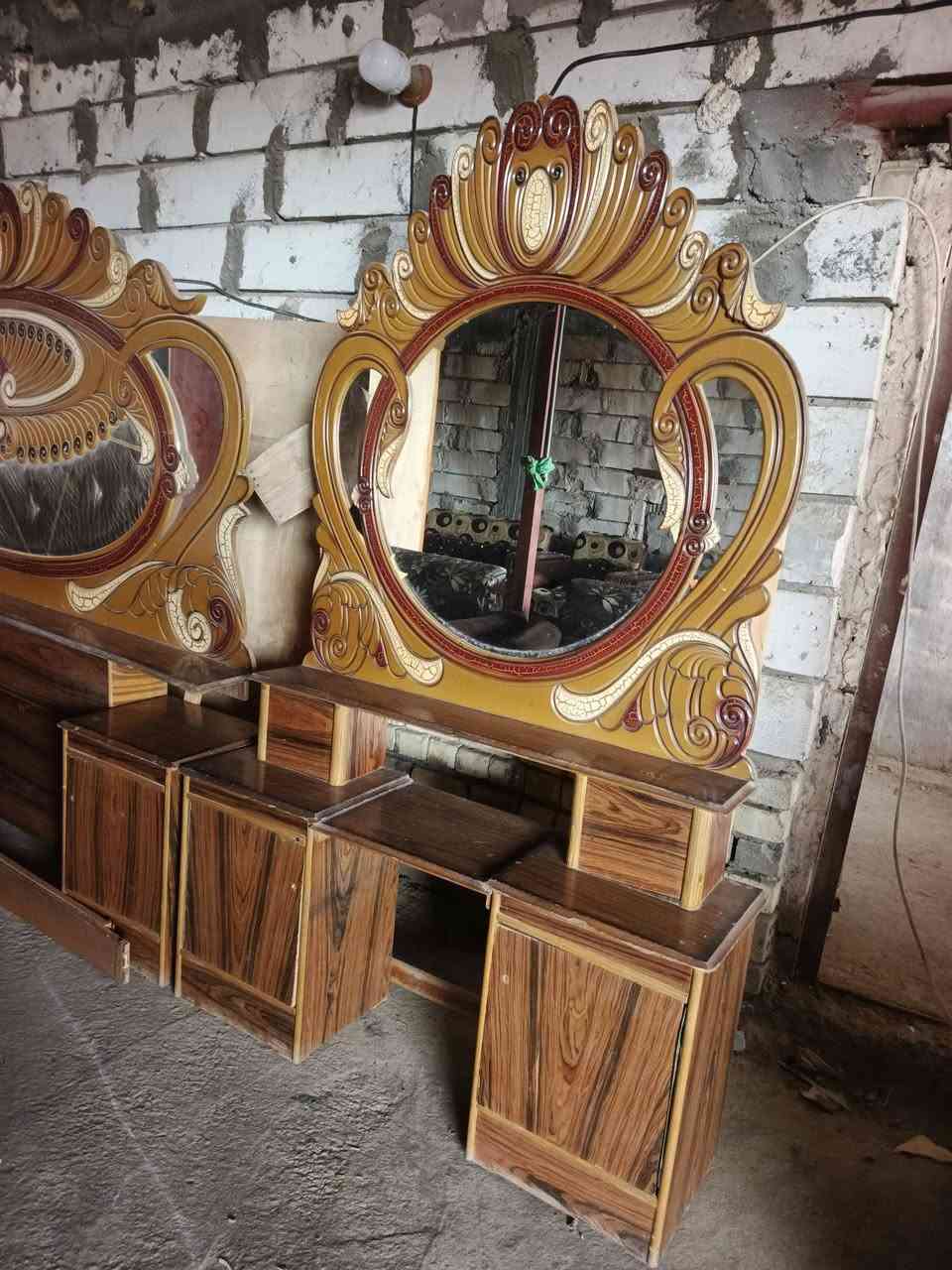 #يا الله... غرفة ام الستة صاج مستخدمة نظيفة ومرتبة  وكاملة بسعر مناسب جدا 

الشراي يتفضل خاص 

#العنوان // الحمزة الغربي __ قرب تقاطع معمل السكر 
***********
